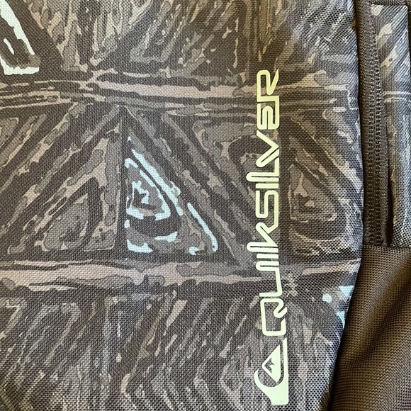 Quicksilver guys laptop multi functional backpack - Picture 3 of 6